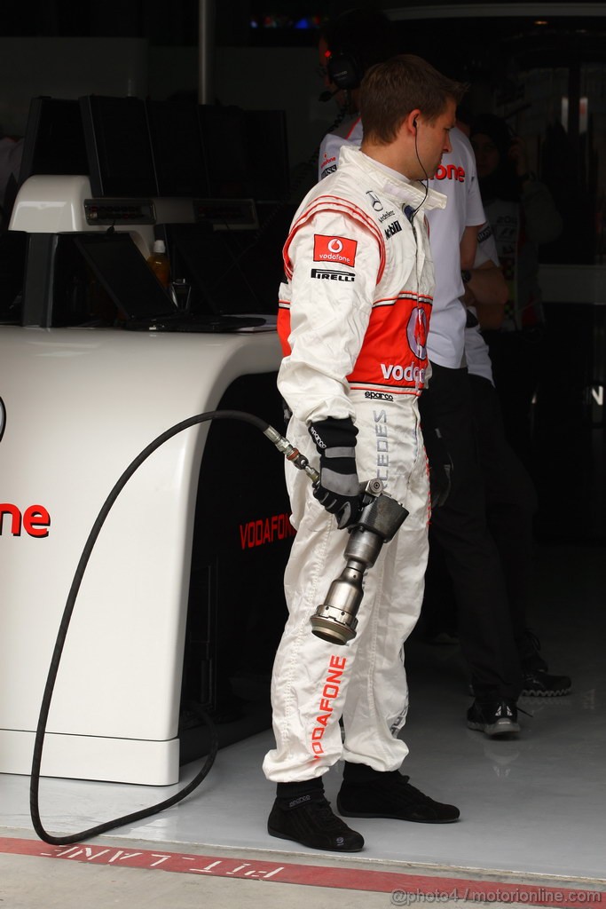 GP BAHRAIN, 22.04.2012- Gara, Mechanic Mclaren