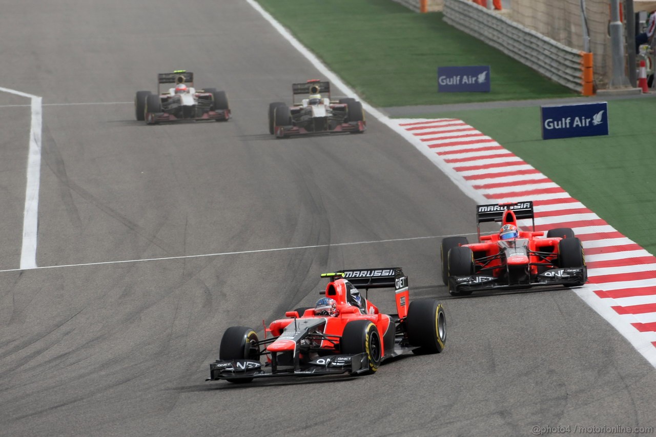 GP BAHRAIN, 22.04.2012- Gara, Charles Pic (FRA) Marussia F1 Team MR01 e Timo Glock (GER) Marussia F1 Team MR01 