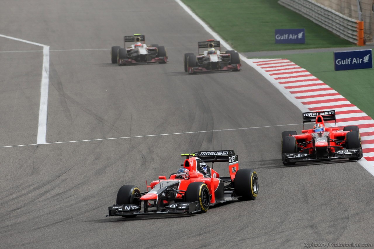 GP BAHRAIN, 22.04.2012- Gara, Charles Pic (FRA) Marussia F1 Team MR01 e Timo Glock (GER) Marussia F1 Team MR01 