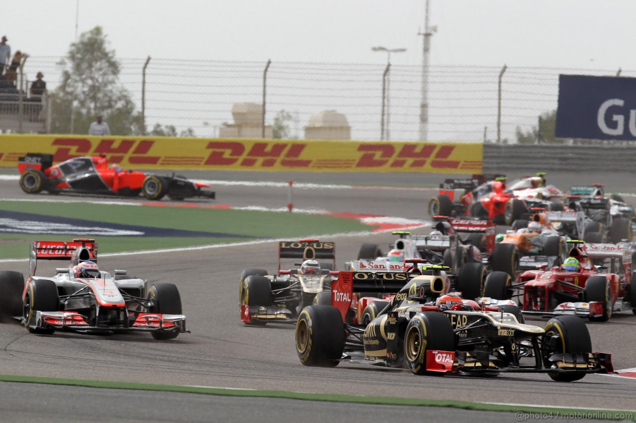 GP BAHRAIN, 22.04.2012- Gara, Start of the race, Romain Grosjean (FRA) Lotus F1 Team E20 