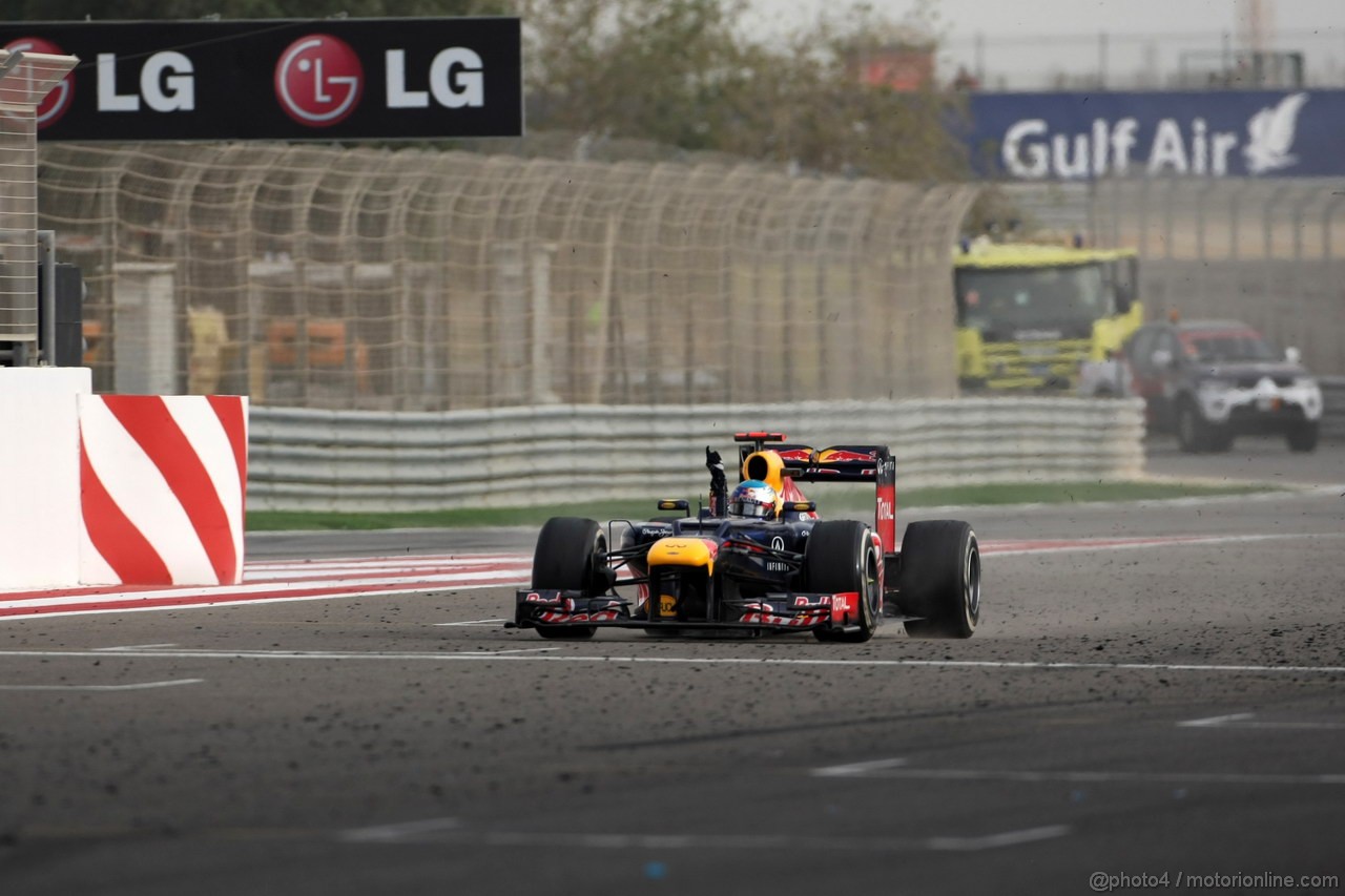 GP BAHRAIN, 22.04.2012- Gara, Sebastian Vettel (GER) Red Bull Racing RB8 celebrates the victory