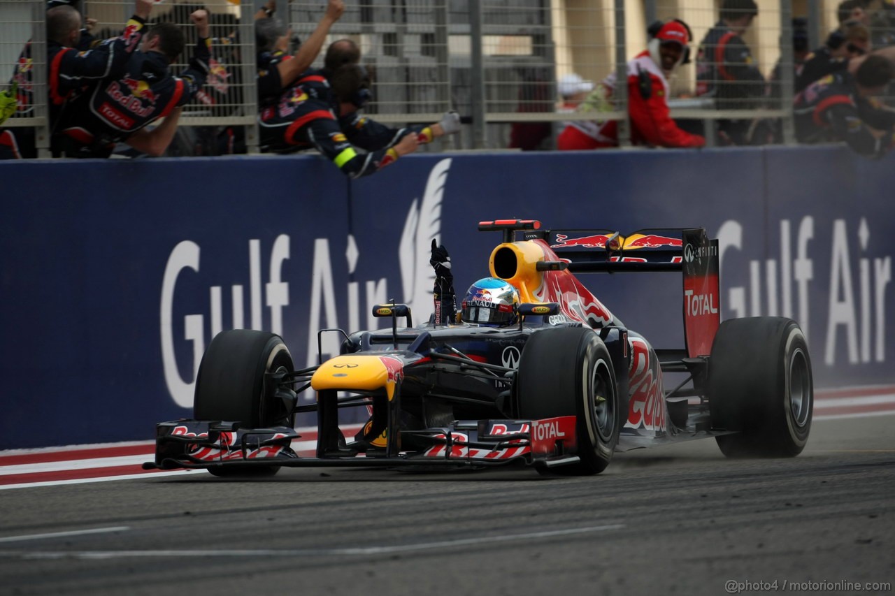 GP BAHRAIN, 22.04.2012- Gara, Sebastian Vettel (GER) Red Bull Racing RB8 celebrates the victory