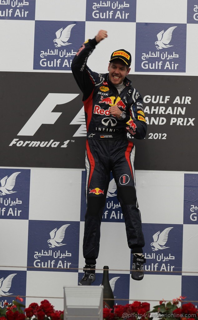 GP BAHRAIN, 22.04.2012- Gara, Sebastian Vettel (GER) Red Bull Racing RB8 vincitore