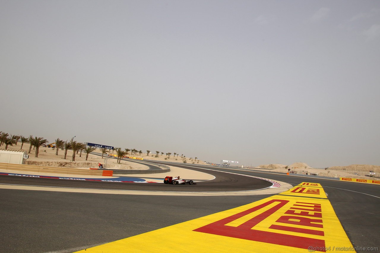 GP BAHRAIN, 22.04.2012- Gara, Pedro de la Rosa (ESP) HRT Formula 1 Team F112 