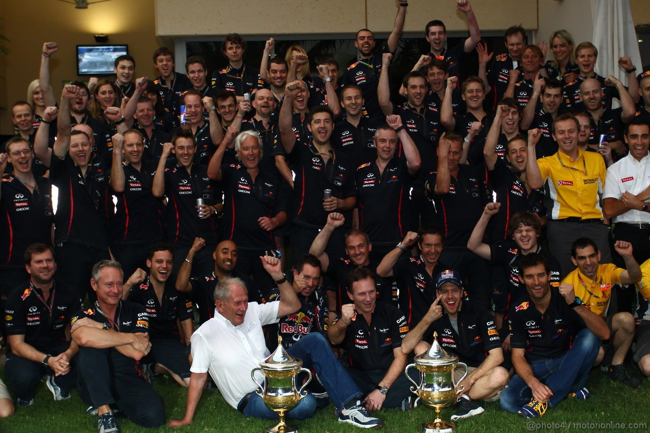 GP BAHRAIN, 22.04.2012- Gara, celebration, Sebastian Vettel (GER) Red Bull Racing RB8 vincitore