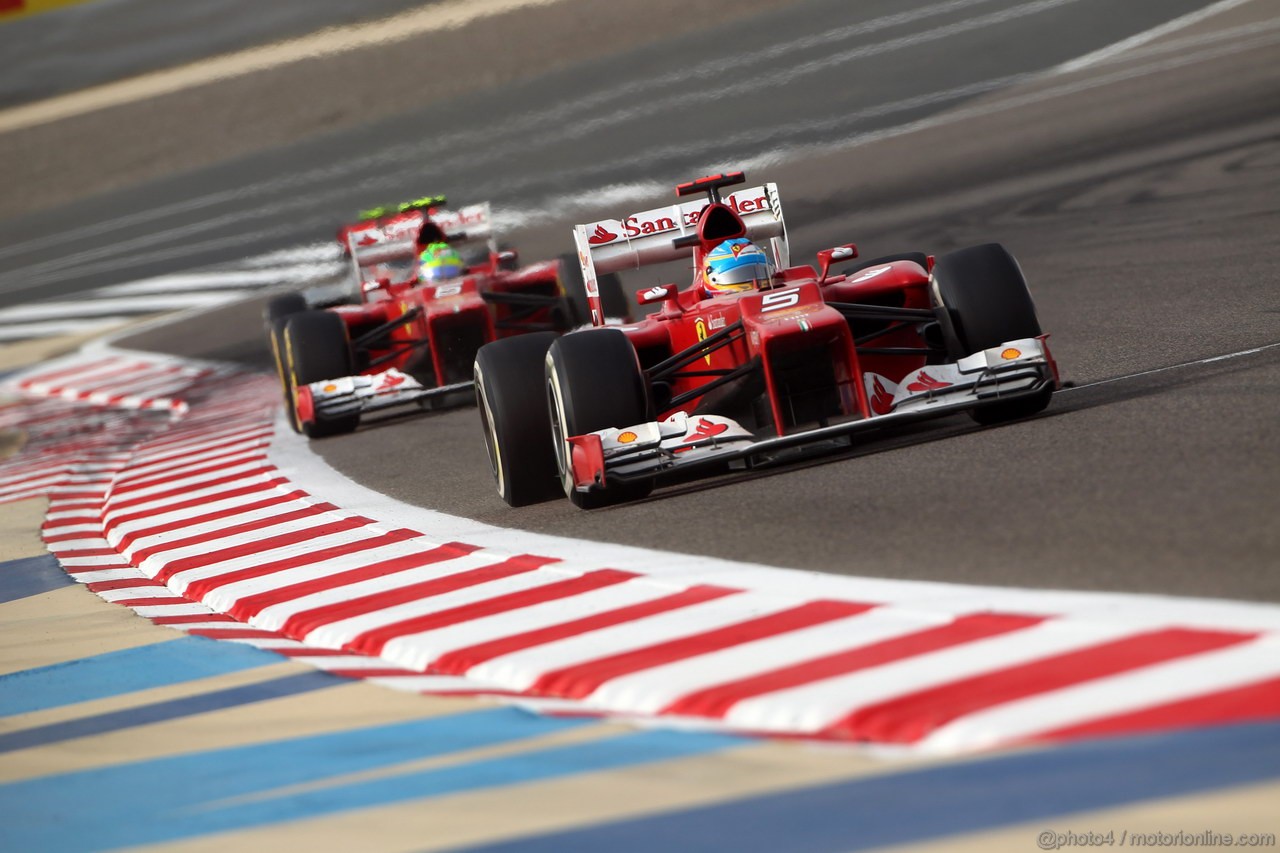 GP BAHRAIN, 22.04.2012- Gara, Fernando Alonso (ESP) Ferrari F2012 anf Felipe Massa (BRA) Ferrari F2012