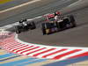 GP BAHRAIN, 22.04.2012- Gara, Jean-Eric Vergne (FRA) Scuderia Toro Rosso STR7 e Vitaly Petrov (RUS) Caterham F1 Team CT01 