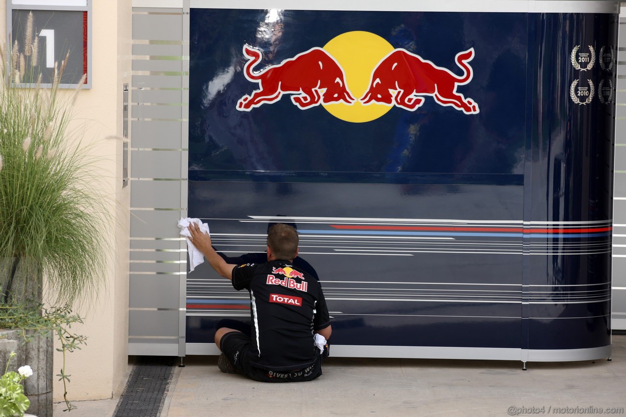 GP BAHRAIN, 19.04.2012-  Mechanic Red bull 