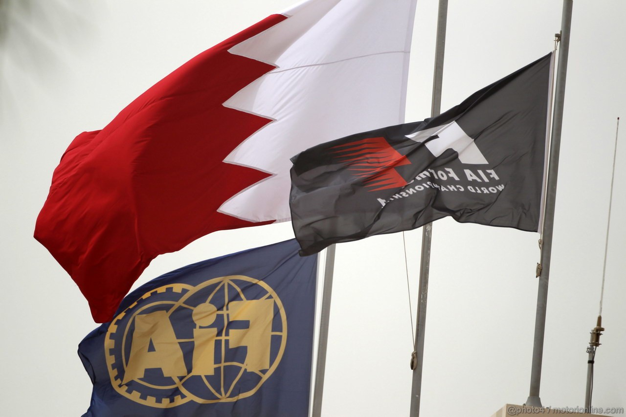 GP BAHRAIN, 21.04.2012- Flags of Bahrain, FIA e F1