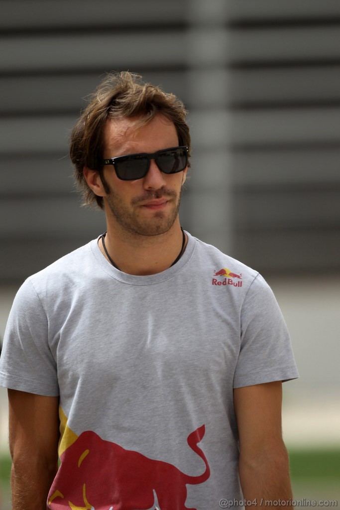 GP BAHRAIN, 21.04.2012- Jean-Eric Vergne (FRA) Scuderia Toro Rosso STR7 