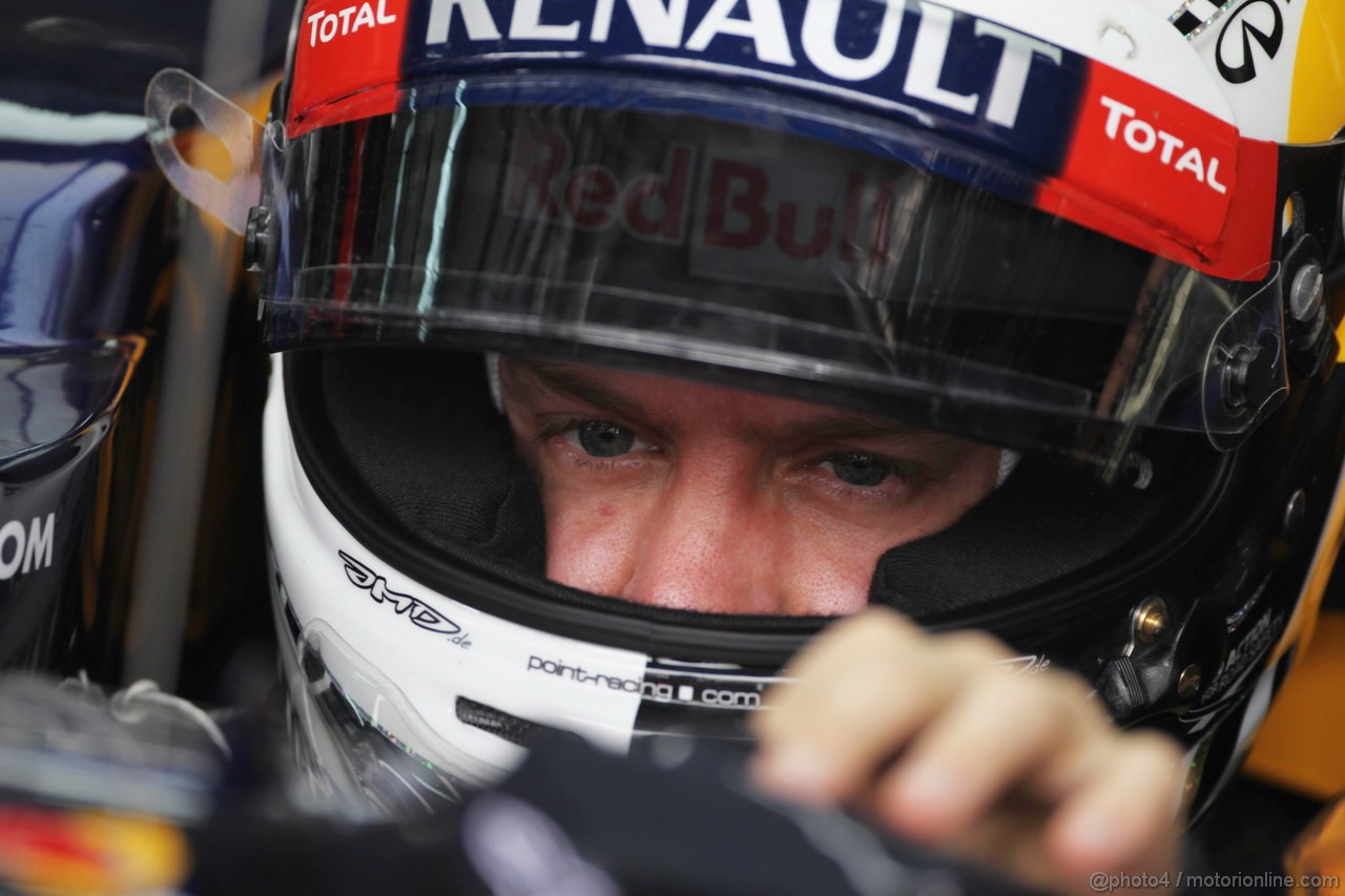 GP BAHRAIN, 21.04.2012- Prove Libere 3, Sebastian Vettel (GER) Red Bull Racing RB8 