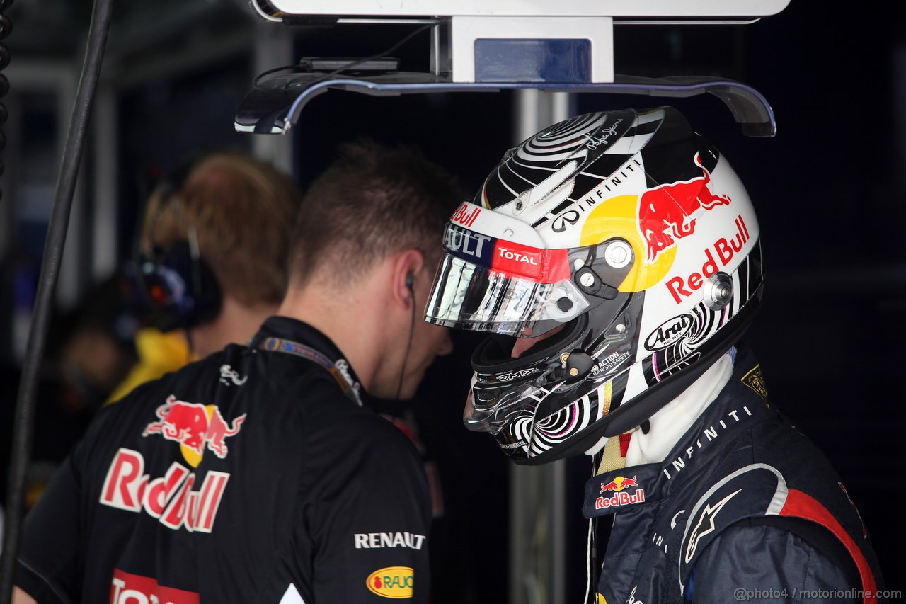 GP BAHRAIN, 21.04.2012- Prove Libere 3, Sebastian Vettel (GER) Red Bull Racing RB8 
