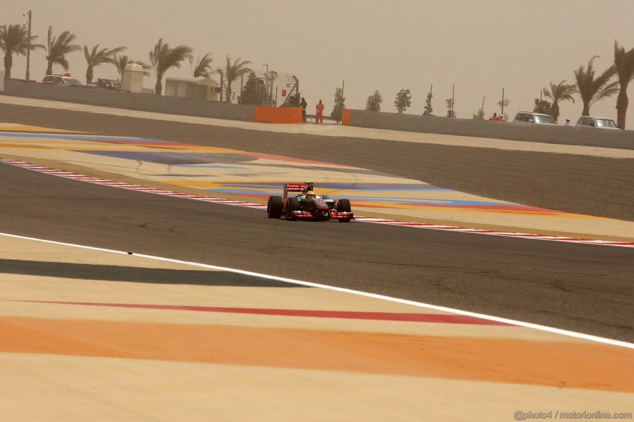 GP BAHRAIN, 20.04.2012- Prove Libere 3, Lewis Hamilton (GBR) McLaren Mercedes MP4-27 
