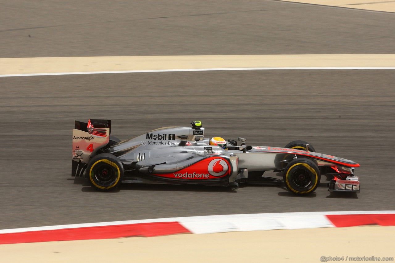 GP BAHRAIN, 21.04.2012- Prove Libere 3, Lewis Hamilton (GBR) McLaren Mercedes MP4-27