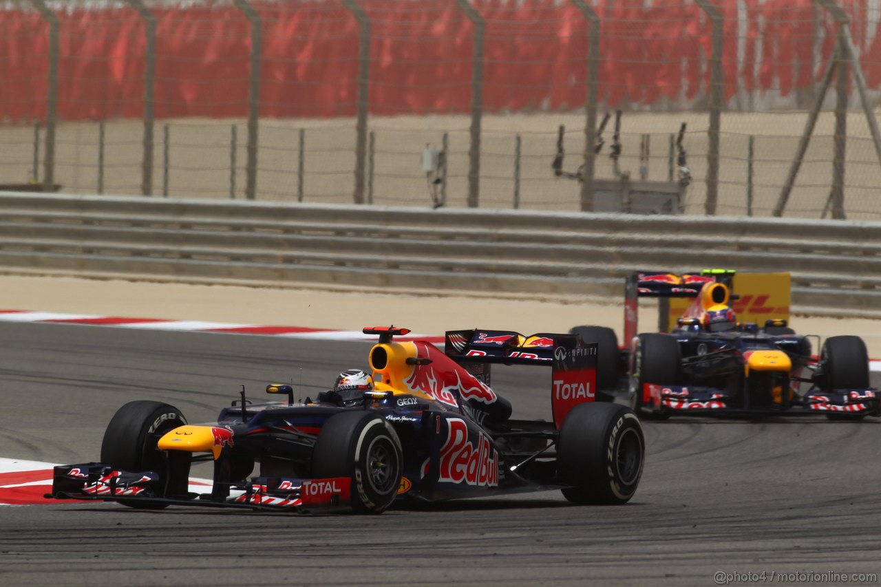 GP BAHRAIN, 20.04.2012- Prove Libere 3, Sebastian Vettel (GER) Red Bull Racing RB8 e Mark Webber (AUS) Red Bull Racing RB8 