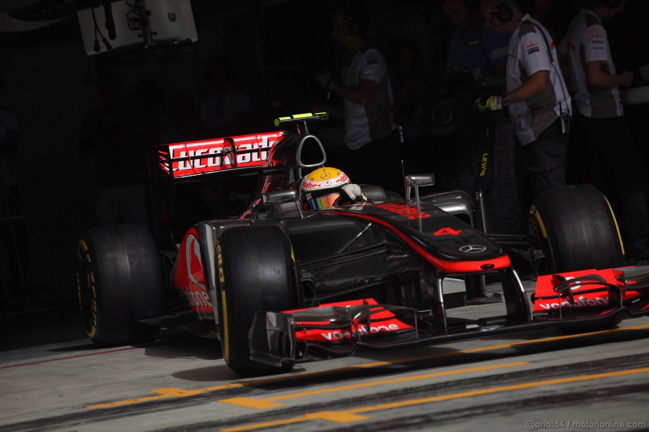 GP BAHRAIN, 21.04.2012.- Qualifiche, Lewis Hamilton (GBR) McLaren Mercedes MP4-27 