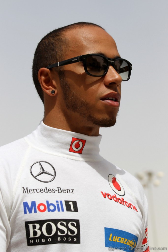 GP BAHRAIN, 21.04.2012.- Qualifiche, Lewis Hamilton (GBR) McLaren Mercedes MP4-27 
