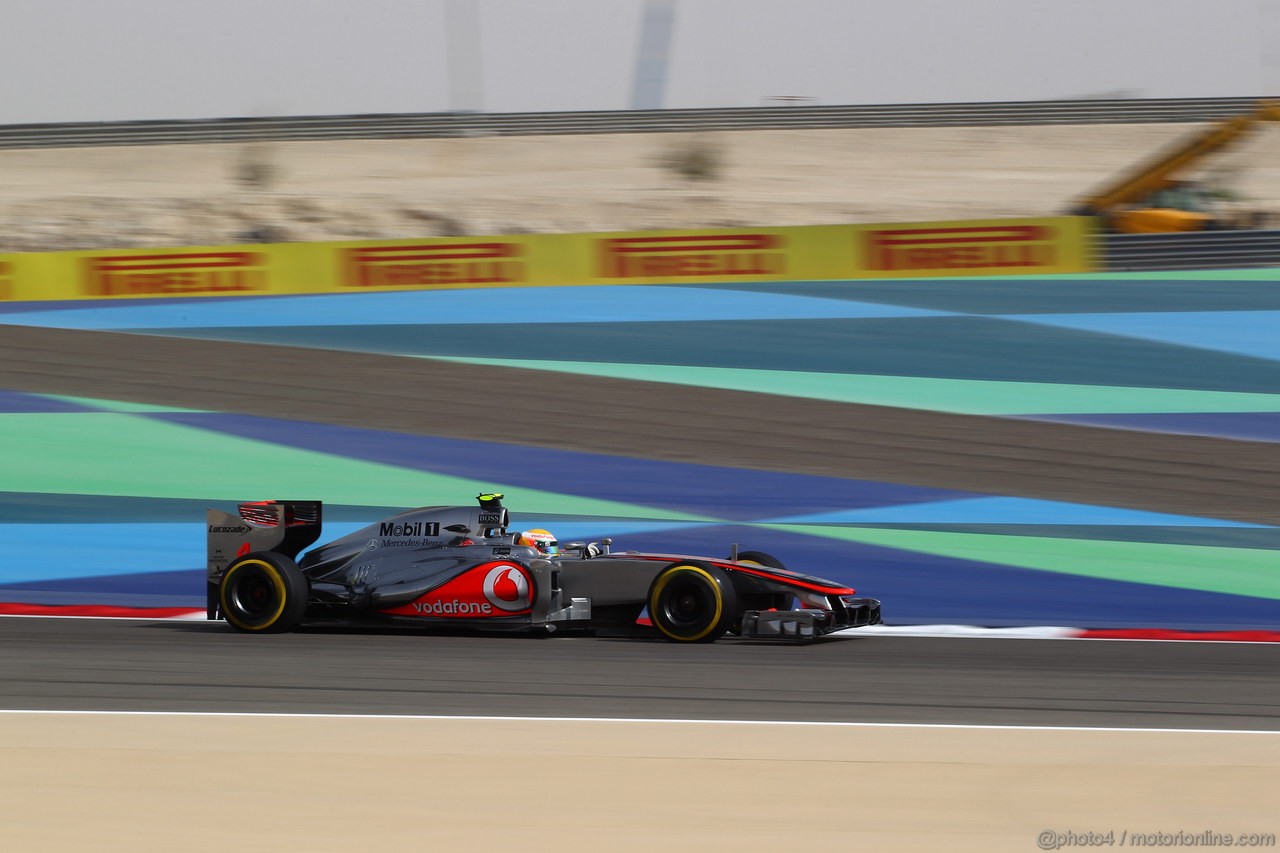 GP BAHRAIN, 21.04.2012.- Qualifiche, Lewis Hamilton (GBR) McLaren Mercedes MP4-27 