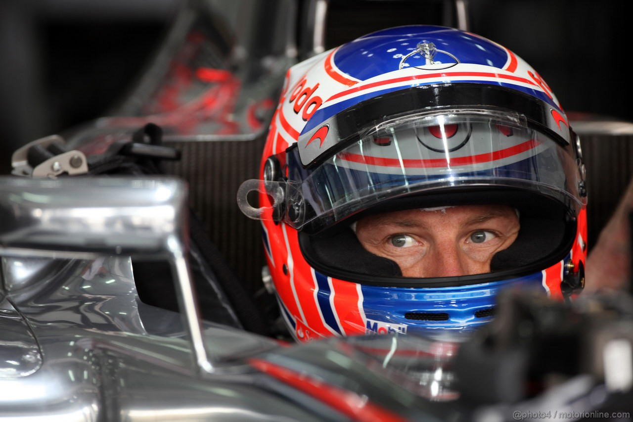 GP BAHRAIN, 20.04.2012- Prove Libere 1, Jenson Button (GBR) McLaren Mercedes MP4-27