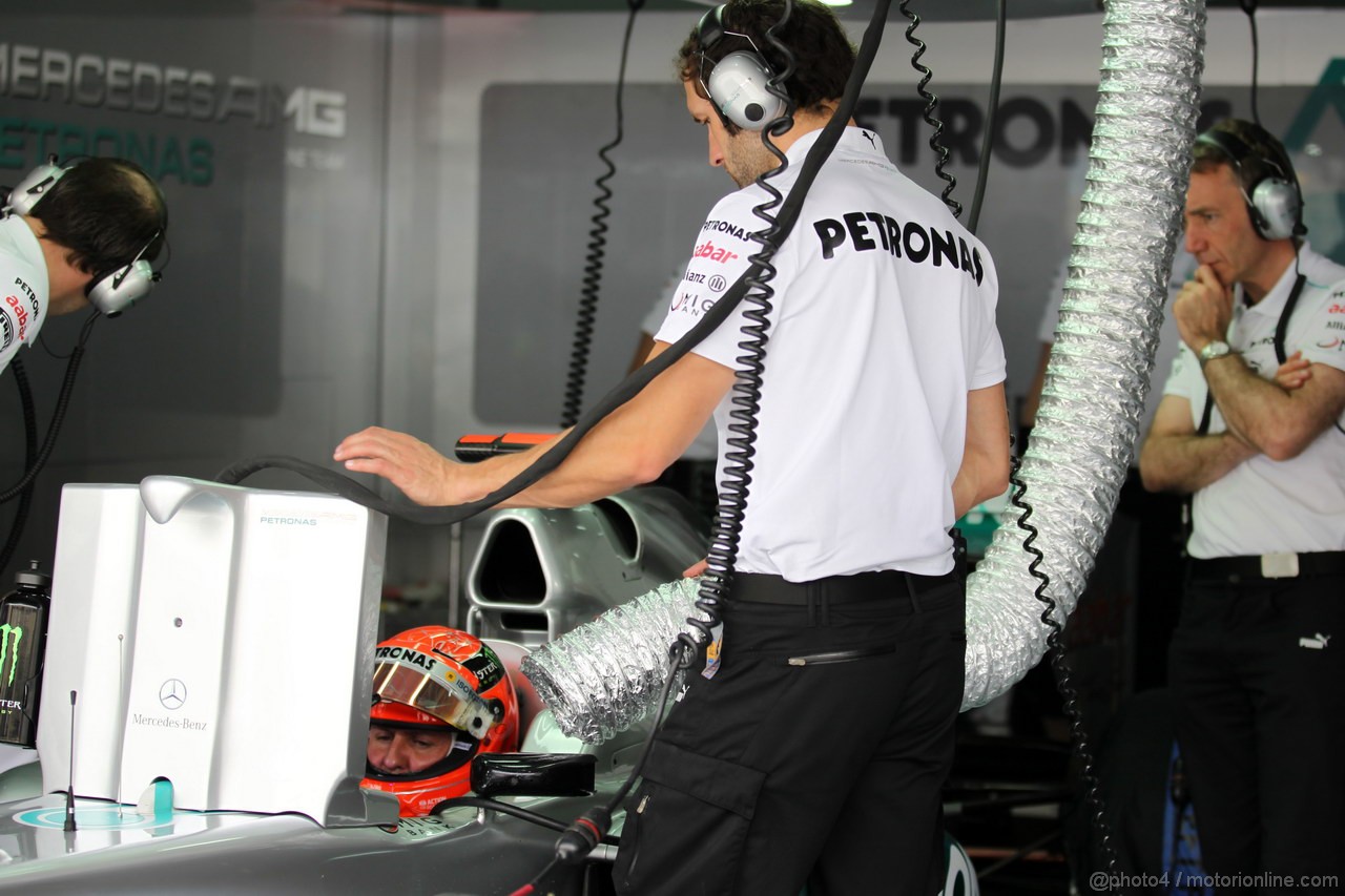 GP BAHRAIN, 20.04.2012- Prove Libere 1, Michael Schumacher (GER) Mercedes AMG F1 W03 