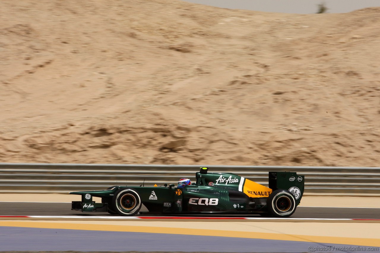 GP BAHRAIN, 20.04.2012- Prove Libere 1, Vitaly Petrov (RUS) Caterham F1 Team CT01 