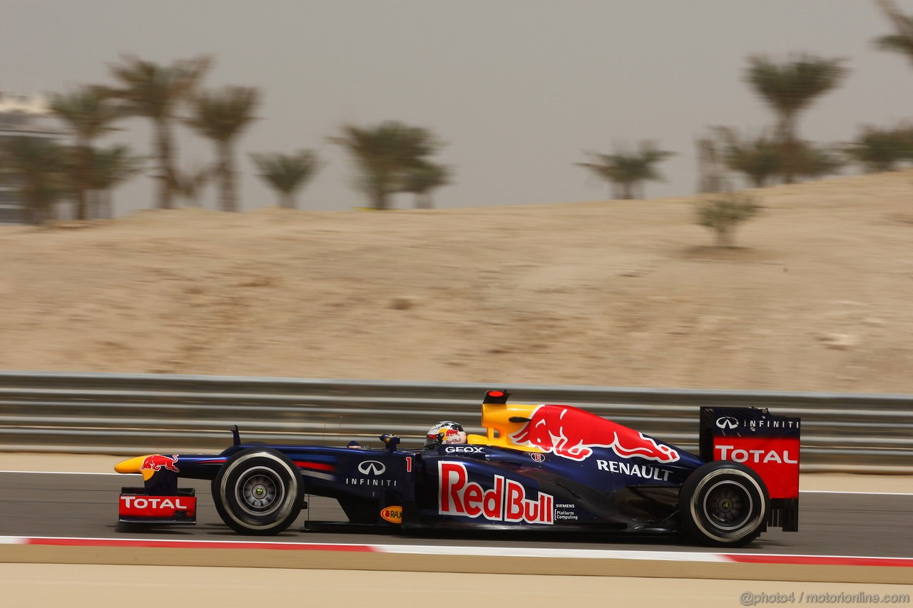 GP BAHRAIN, 20.04.2012- Prove Libere 1, Sebastian Vettel (GER) Red Bull Racing RB8 