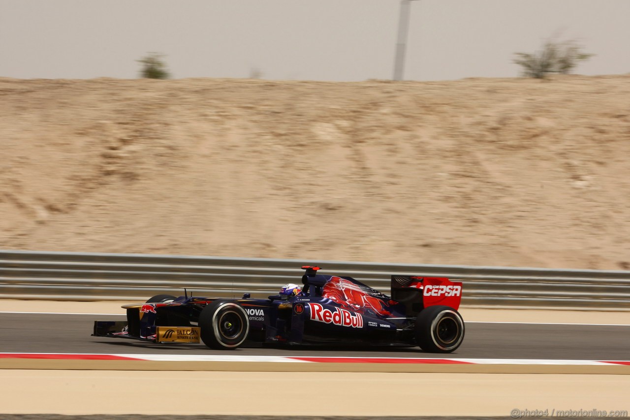 GP BAHRAIN, 20.04.2012- Prove Libere 1, Daniel Ricciardo (AUS) Scuderia Toro Rosso STR7 