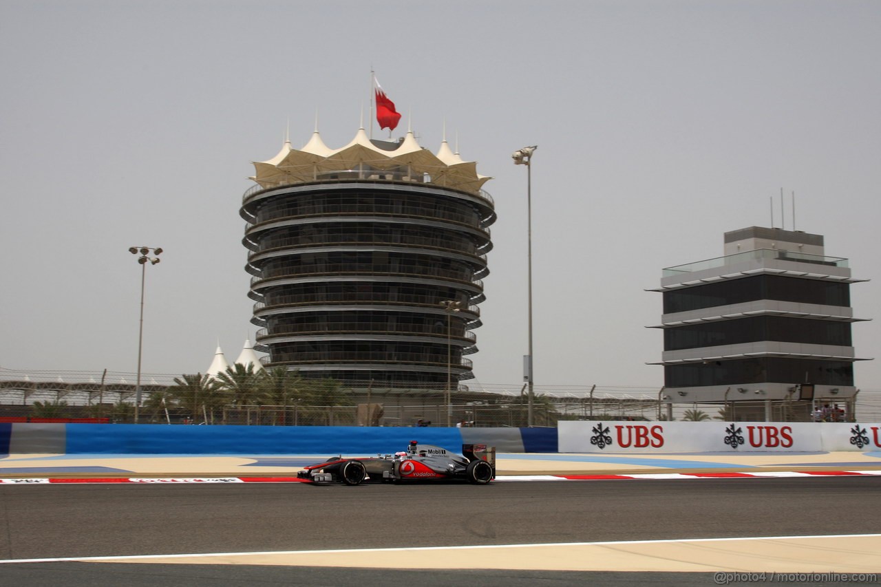 GP BAHRAIN, 20.04.2012- Prove Libere 1, Jenson Button (GBR) McLaren Mercedes MP4-27 