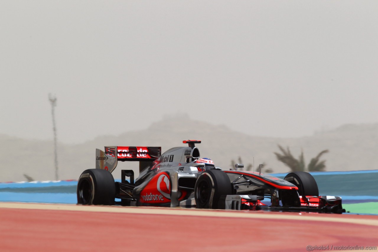 GP BAHRAIN, 20.04.2012- Prove Libere 1, Jenson Button (GBR) McLaren Mercedes MP4-27 