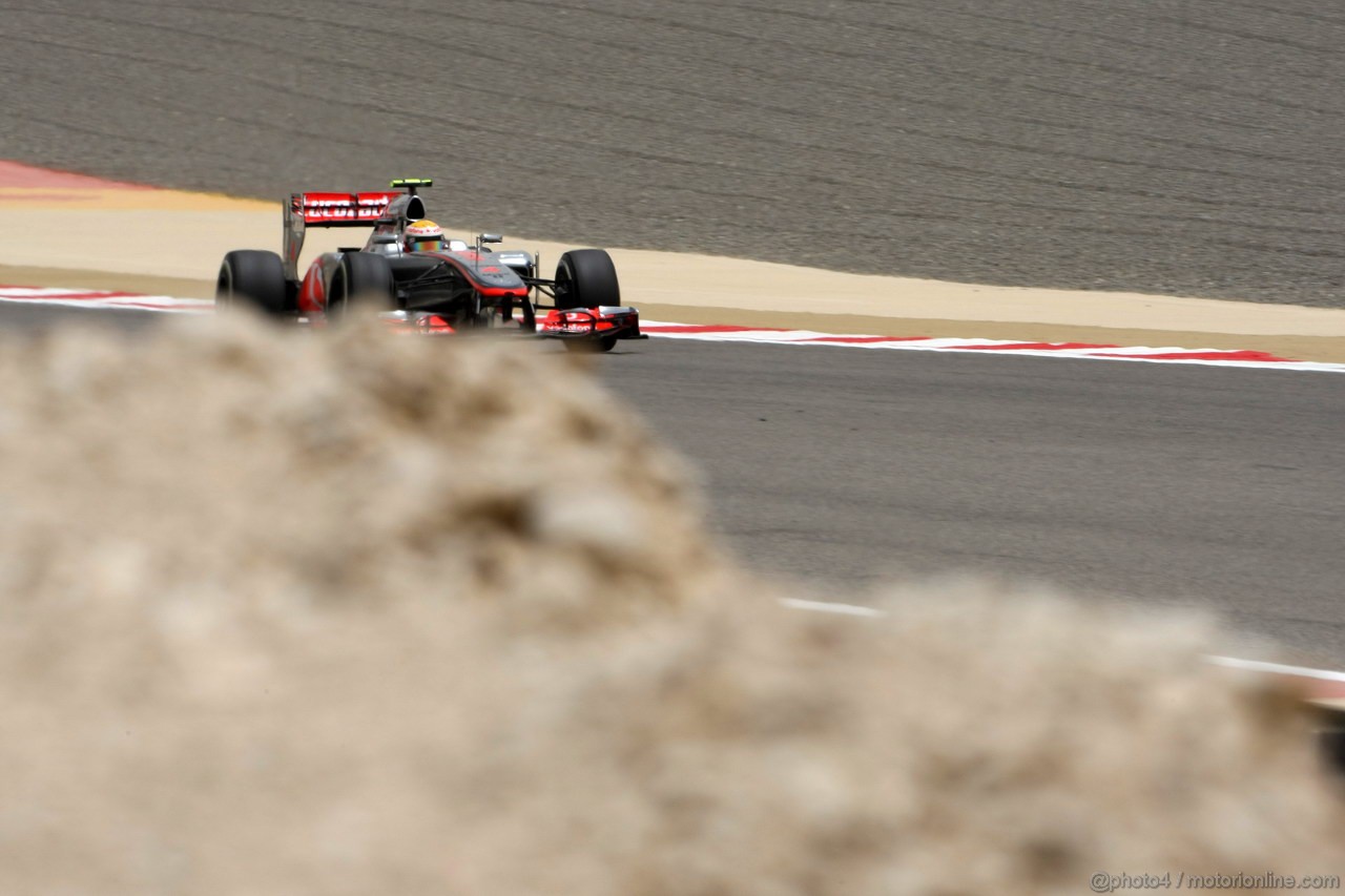 GP BAHRAIN, 20.04.2012- Prove Libere 1, Lewis Hamilton (GBR) McLaren Mercedes MP4-27 