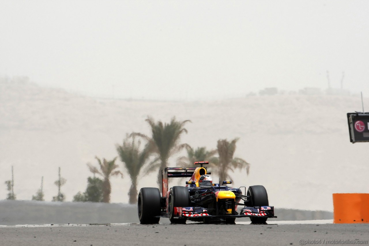 GP BAHRAIN, 20.04.2012- Prove Libere 1, Sebastian Vettel (GER) Red Bull Racing RB8 