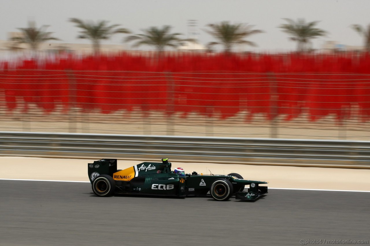 GP BAHRAIN, 20.04.2012- Prove Libere 1, Vitaly Petrov (RUS) Caterham F1 Team CT01