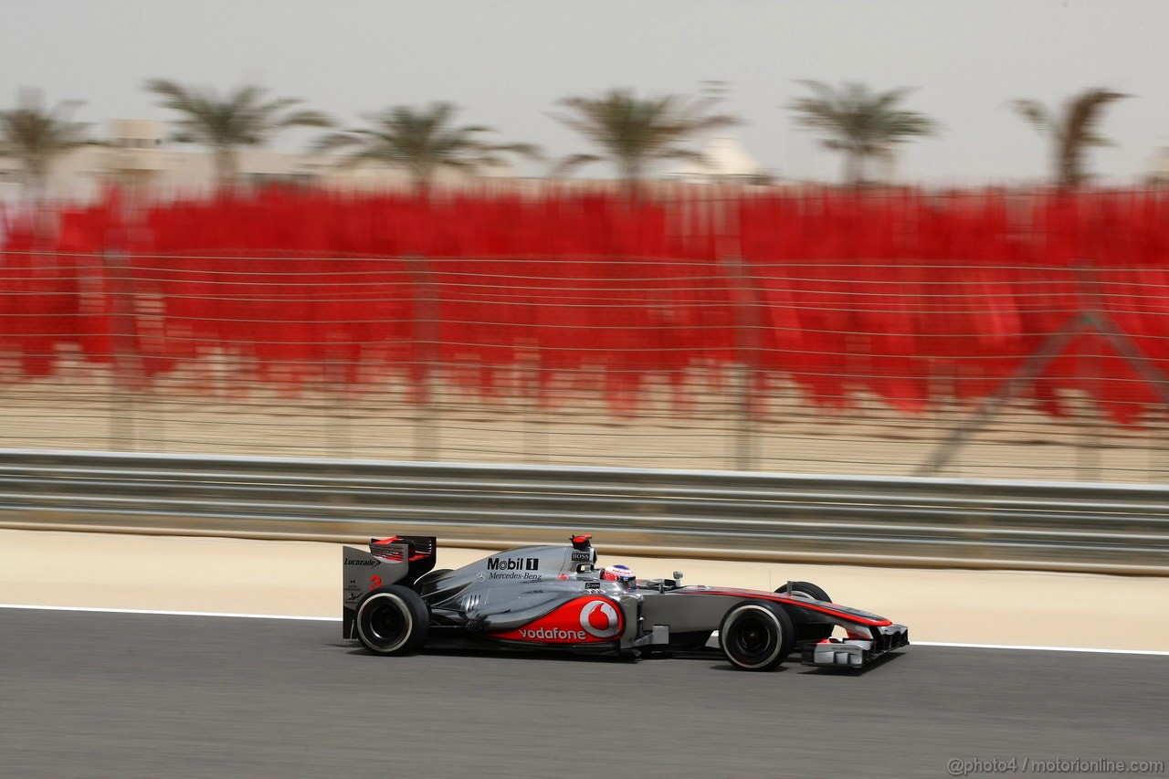 GP BAHRAIN, 20.04.2012- Prove Libere 1, Jenson Button (GBR) McLaren Mercedes MP4-27