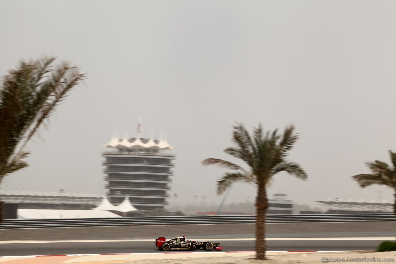 GP BAHRAIN, 20.04.2012- Prove Libere 1, Kimi Raikkonen (FIN) Lotus F1 Team E20