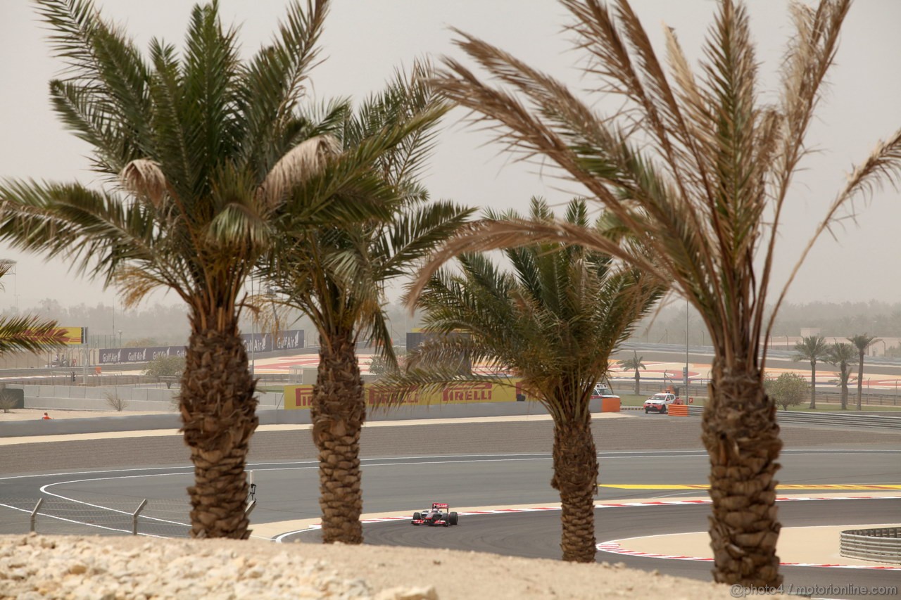 GP BAHRAIN, 20.04.2012- Prove Libere 1, Jenson Button (GBR) McLaren Mercedes MP4-27 
