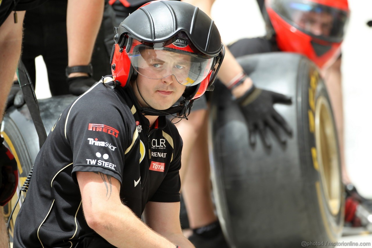 GP BAHRAIN, 20.04.2012- Prove Libere 1, Mechanics Lotus