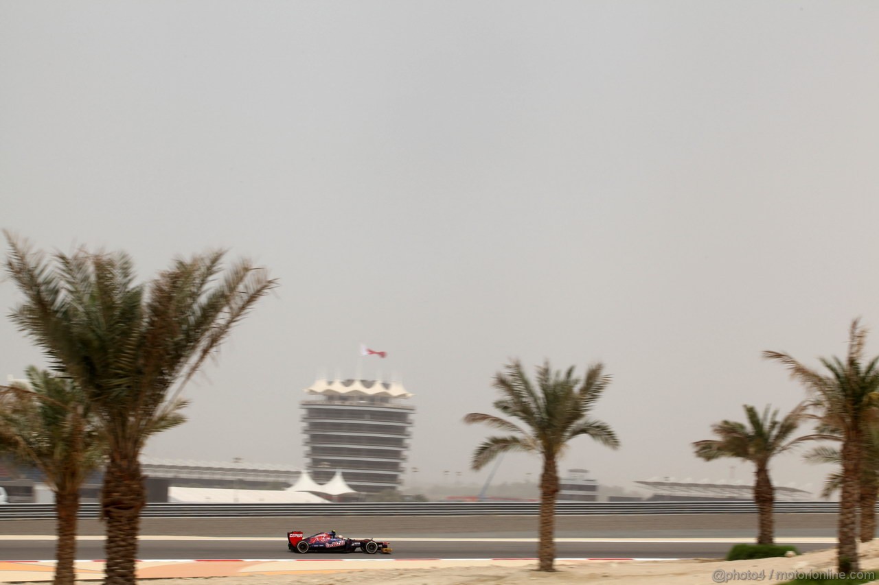 GP BAHRAIN, 20.04.2012- Prove Libere 1, Jean-Eric Vergne (FRA) Scuderia Toro Rosso STR7 