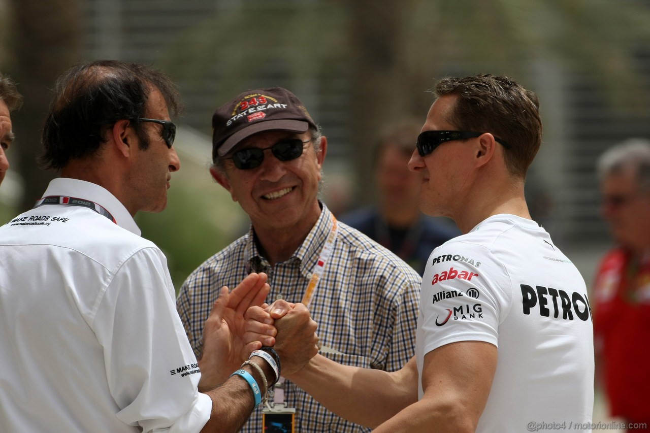 GP BAHRAIN, 20.04.2012- Emanuele Pirro (ITA), FIA Steward e Michael Schumacher (GER) Mercedes AMG F1 W03 