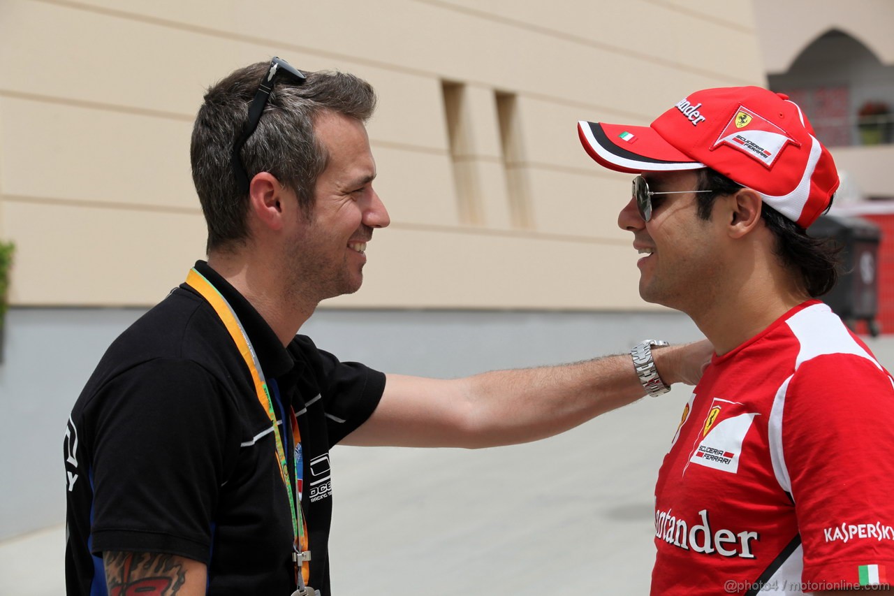 GP BAHRAIN, 20.04.2012- Tiago Monteiro (POR) e Felipe Massa (BRA) Ferrari F2012 