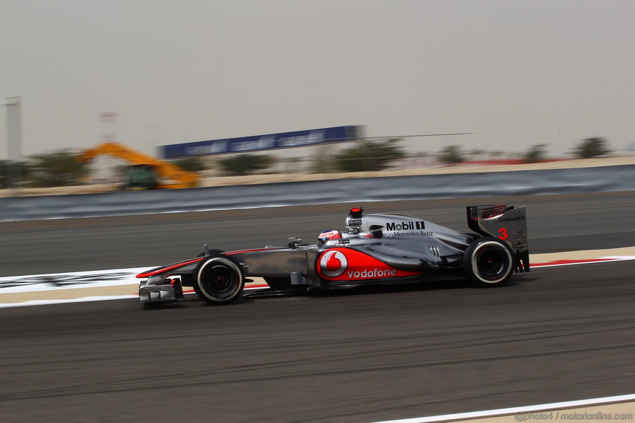 GP BAHRAIN, 20.04.2012-  Prove Libere 2, Jenson Button (GBR) McLaren Mercedes MP4-27 