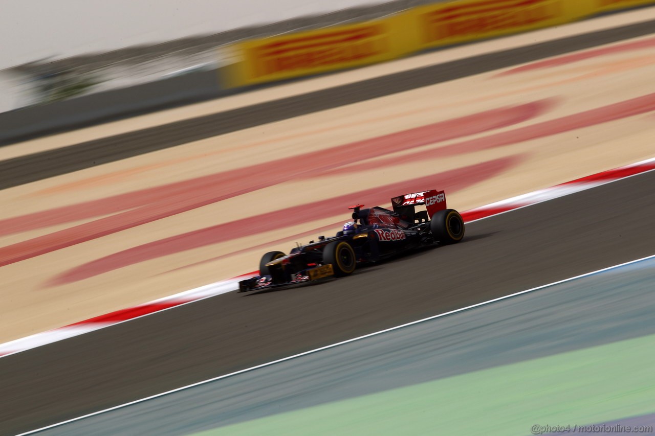 GP BAHRAIN, 20.04.2012-  Prove Libere 2, Daniel Ricciardo (AUS) Scuderia Toro Rosso STR7 