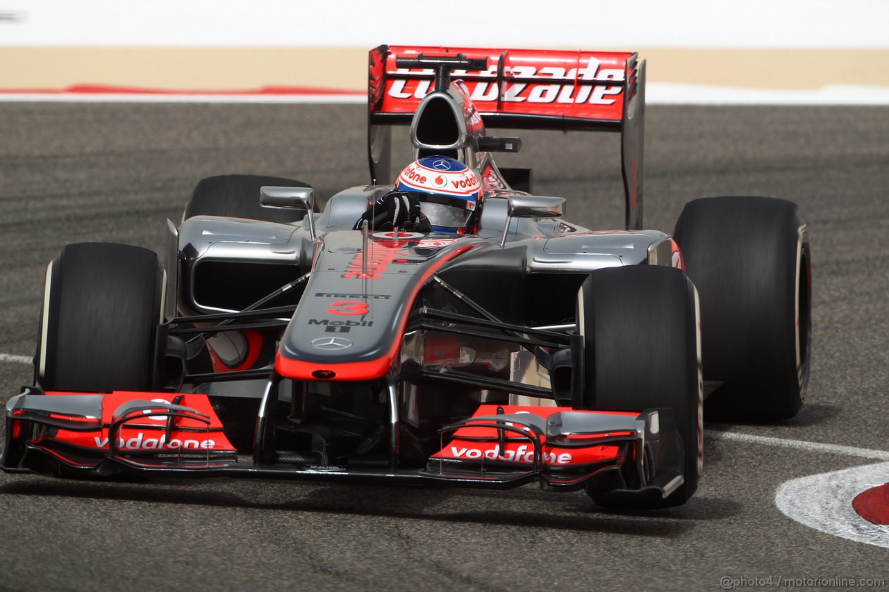 GP BAHRAIN, 20.04.2012-  Prove Libere 2,Jenson Button (GBR) McLaren Mercedes MP4-27 