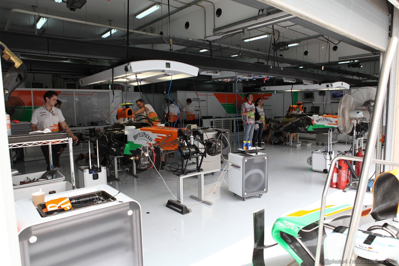 GP BAHRAIN, 20.04.2012-  Prove Libere 2, Garage of Force India