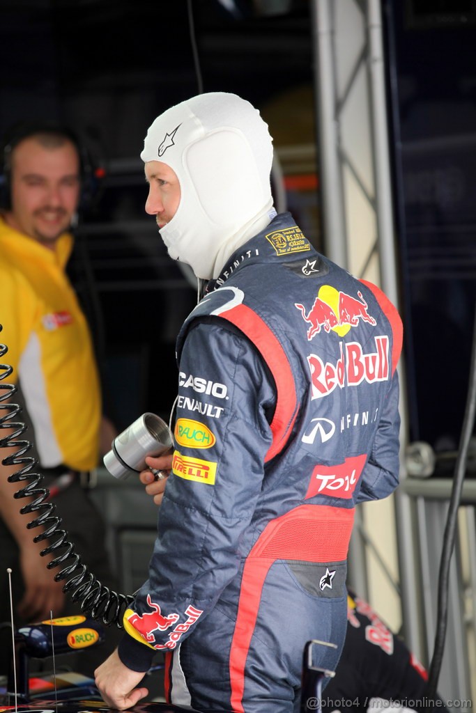 GP BAHRAIN, 20.04.2012-  Prove Libere 2, Sebastian Vettel (GER) Red Bull Racing RB8 