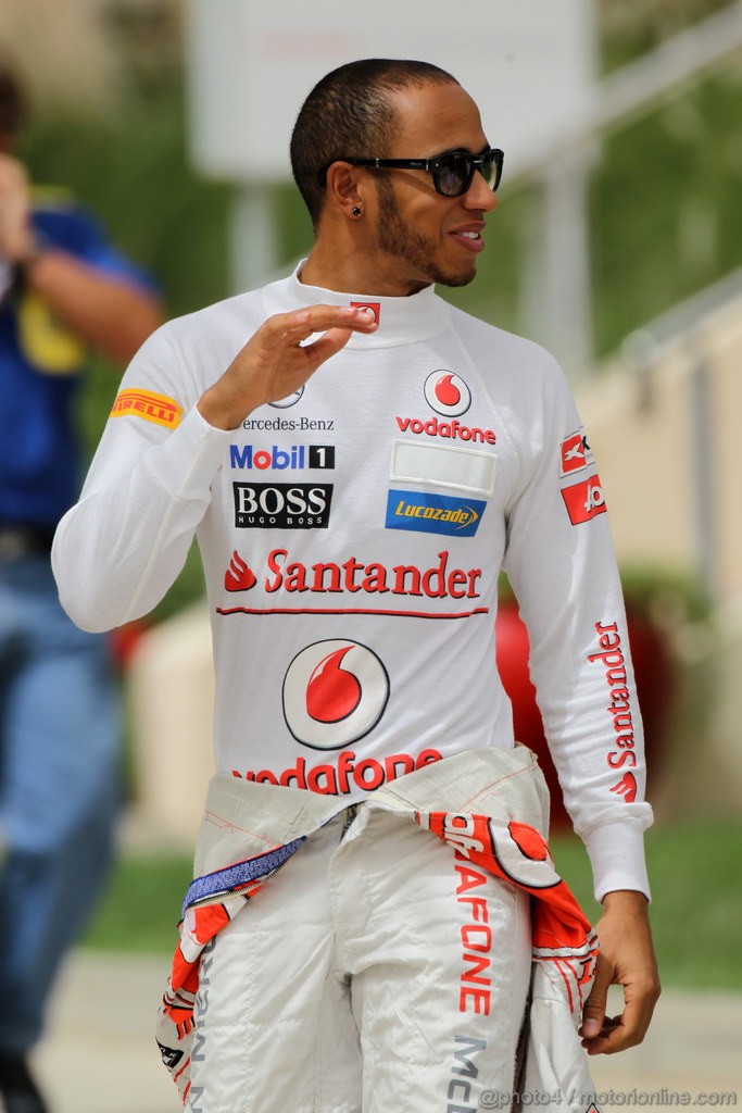 GP BAHRAIN, 20.04.2012-  Prove Libere 2, Lewis Hamilton (GBR) McLaren Mercedes MP4-27 