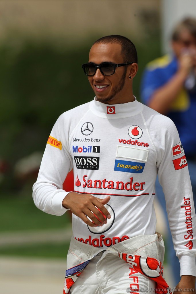 GP BAHRAIN, 20.04.2012-  Prove Libere 2, Lewis Hamilton (GBR) McLaren Mercedes MP4-27 
