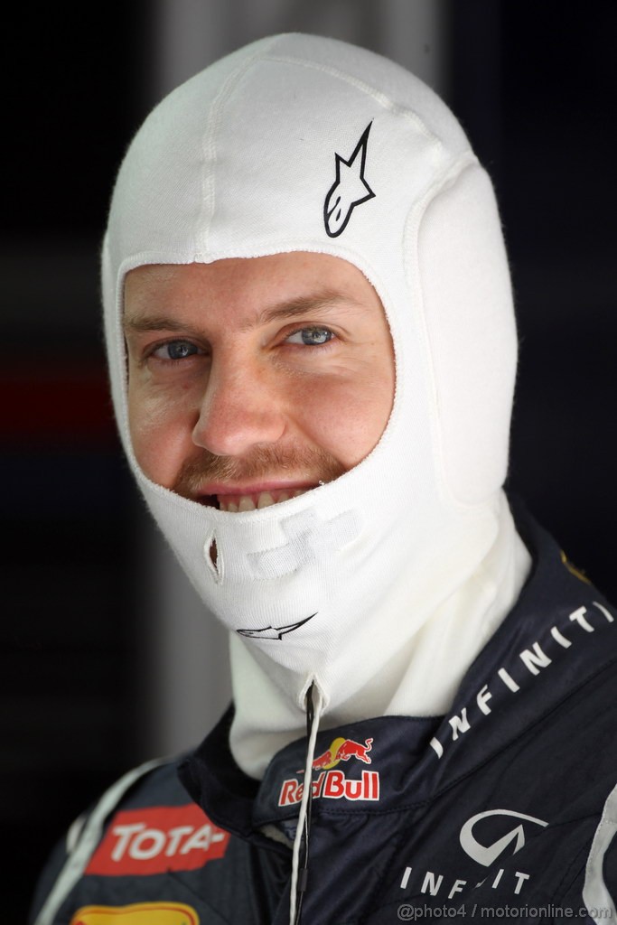 GP BAHRAIN, 20.04.2012-  Prove Libere 2, Sebastian Vettel (GER) Red Bull Racing RB8