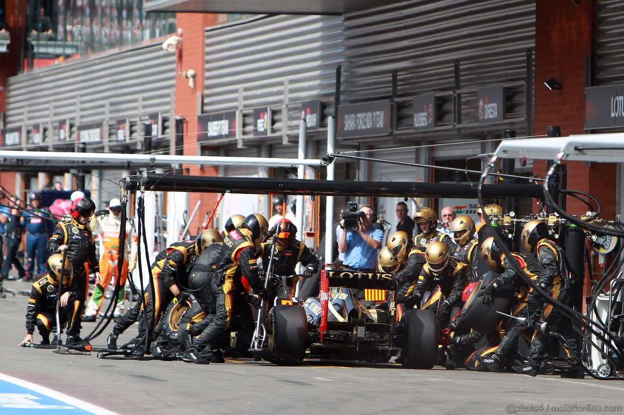 GP BELGIO, 02.09.2012- Gara, Pit Stop, Kimi Raikkonen (FIN) Lotus F1 Team E20 