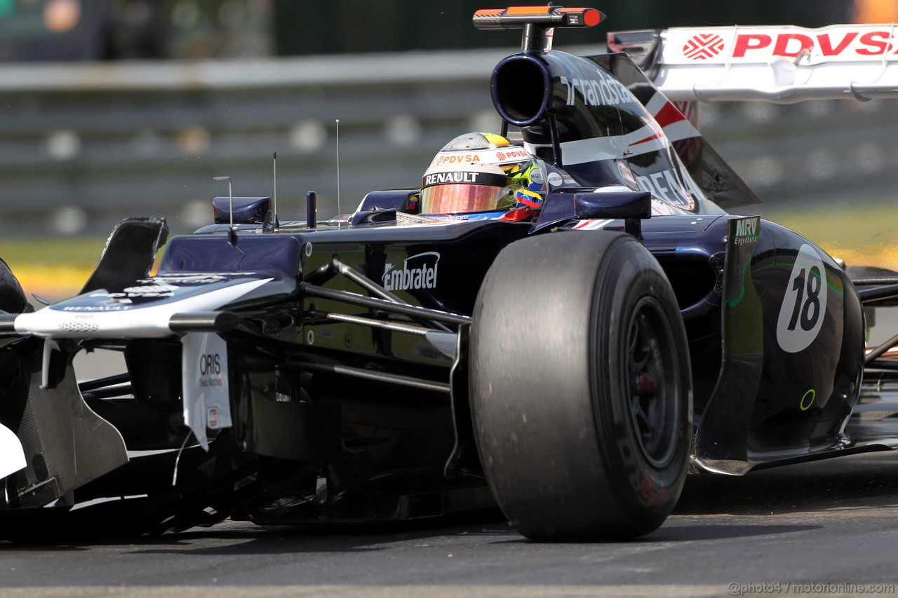 GP BELGIO, 02.09.2012- Gara, Crash, Pastor Maldonado (VEN) Williams F1 Team FW34 retires from the race 