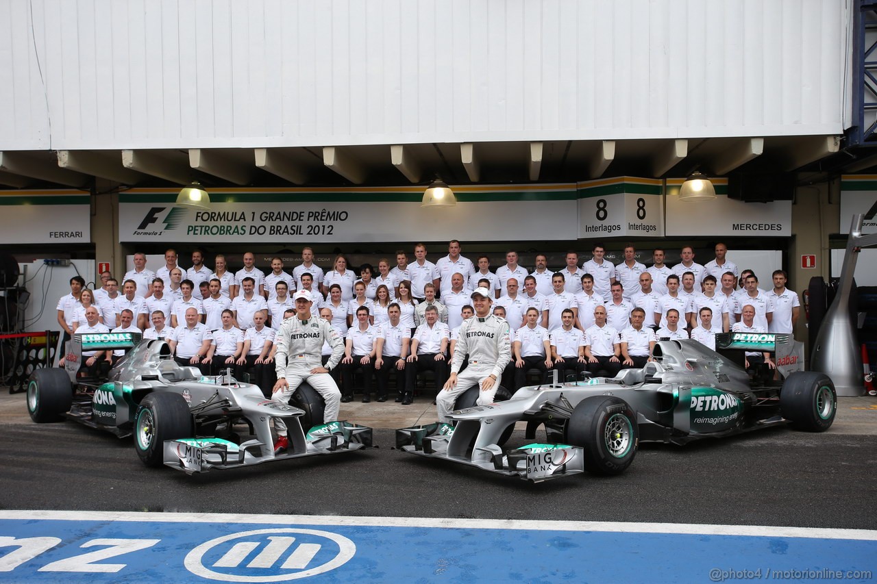 GP BRASILE, 25.11.2012- Mercedes Team photograph, Michael Schumacher (GER) Mercedes AMG F1 W03 e Nico Rosberg (GER) Mercedes AMG F1 W03